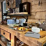 Couette-café Heidi 4*